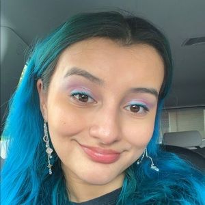 Meet your Posher, Maya